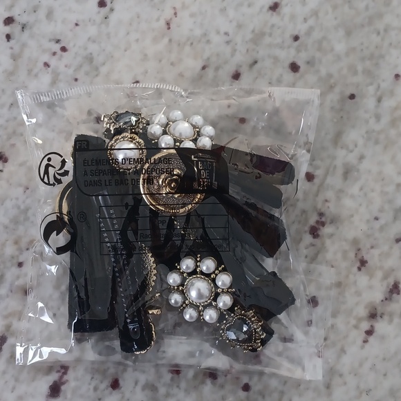 Cider Black and Gold Hair Clips Set - Picture 4 of 5